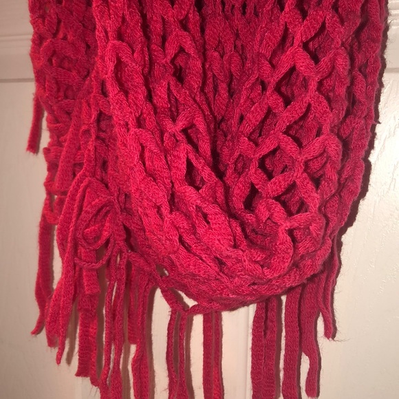 Knit fringe scarf - Picture 2 of 3